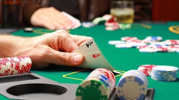 Có nên chơi casino online không?
